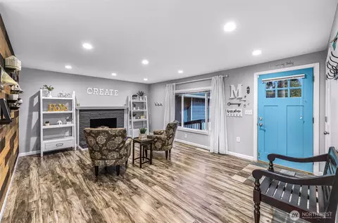 Entry Way - 606 Morgan Rd, Everett, WA 98203 photo 1 of 1