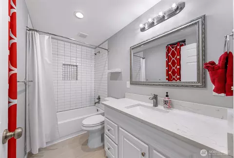 Bath - 606 Morgan Rd, Everett, WA 98203 photo 2 of 2