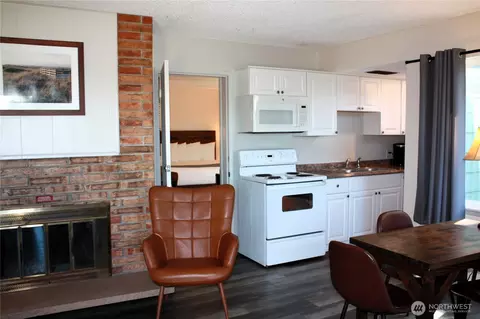 710 S Hancock Ave #102&3, Westport, WA 98595