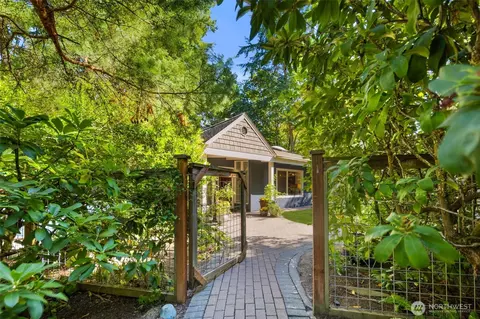 12815 NE Fourth Pl, Bellevue, WA 98005