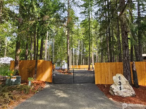 131 N Buckhorn Way, Hoodsport, WA 98548