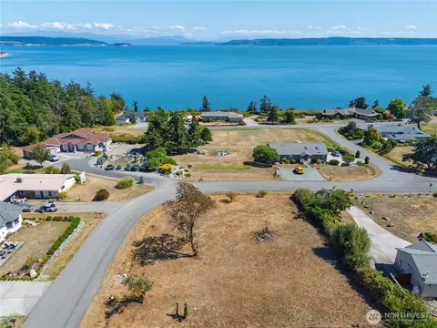 3 Canterbury Ln, Oak Harbor, WA 98277