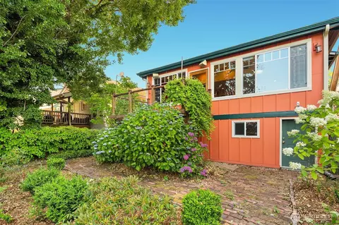Exterior - 516 23rd Ave E, Seattle, WA 98112 photo 6 of 6