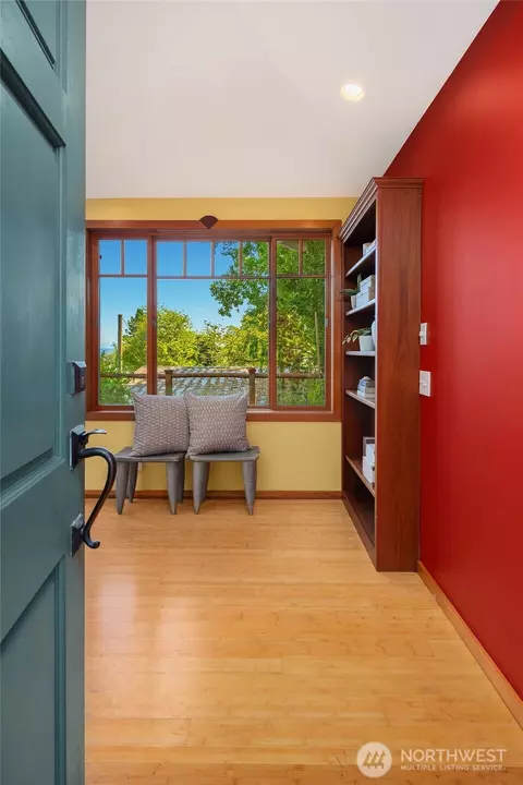 Entry Way - 516 23rd Ave E, Seattle, WA 98112 photo 2 of 2