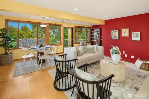 Living - 516 23rd Ave E, Seattle, WA 98112 photo 4 of 4