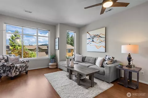 67 Cougar Ridge Rd NW #2013, Issaquah, WA 98027