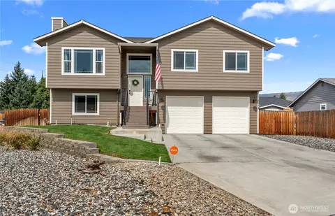 2533 NE Noble Loop, East Wenatchee, WA 98802