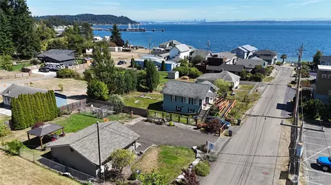 8198 E Daniels Loop, Port Orchard, WA 98366