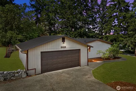 5019 Cascade Pl, Oak Harbor, WA 98277