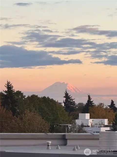 View/Area - 730 C Broadway E #C, Seattle, WA 98102 photo 3 of 6