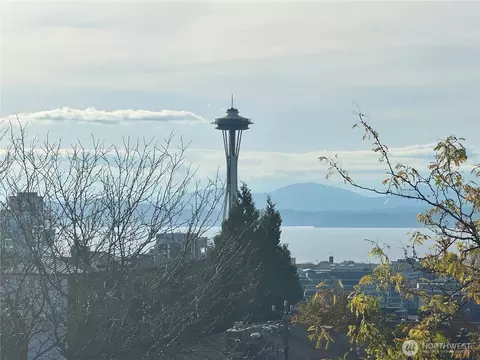 View/Area - 730 C Broadway E #C, Seattle, WA 98102 photo 2 of 6