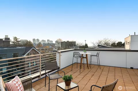 Exterior - 730 C Broadway E #C, Seattle, WA 98102 photo 6 of 7