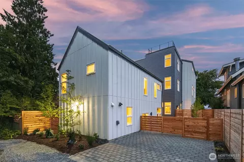2923 39th Ave SW, Seattle, WA 98116
