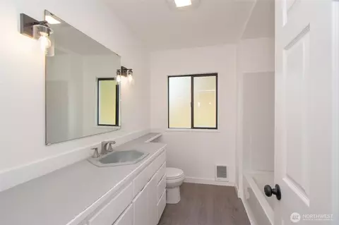 Bath - 851 Spath Rd, Sequim, WA 98382 photo 1 of 1