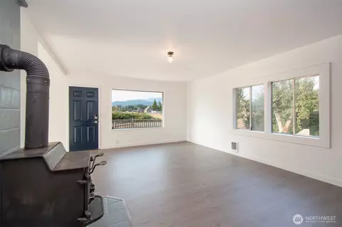 Living - 851 Spath Rd, Sequim, WA 98382 photo 4 of 5