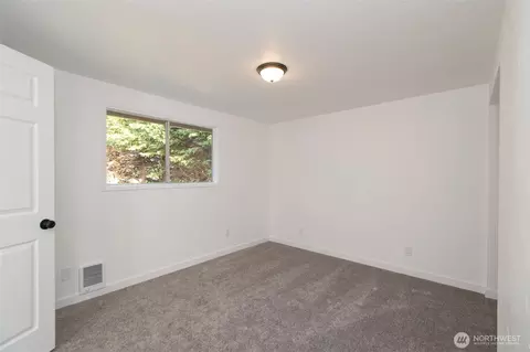 Bedroom - 851 Spath Rd, Sequim, WA 98382 photo 3 of 6