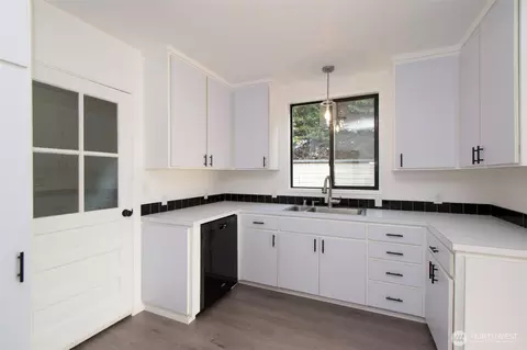 Kitchen - 851 Spath Rd, Sequim, WA 98382 photo 2 of 3