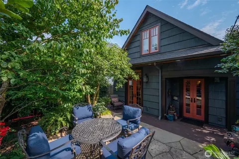 1937 6th Ave W, Seattle, WA 98119