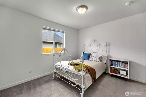 Bedroom - 502 Cardinal Ave, Winlock, WA 98596 photo 4 of 5