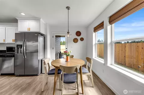 Dining - 502 Cardinal Ave, Winlock, WA 98596 photo 2 of 3