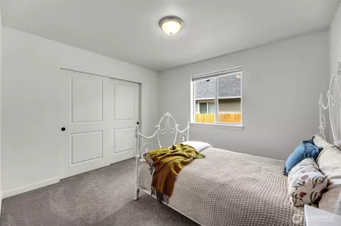 Bedroom - 502 Cardinal Ave, Winlock, WA 98596 photo 3 of 5