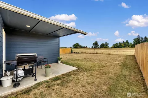 Exterior - 502 Cardinal Ave, Winlock, WA 98596 photo 5 of 11