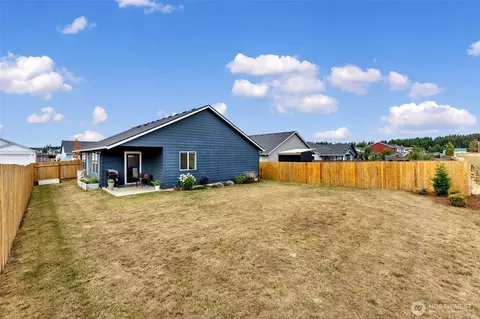 Exterior - 502 Cardinal Ave, Winlock, WA 98596 photo 7 of 11