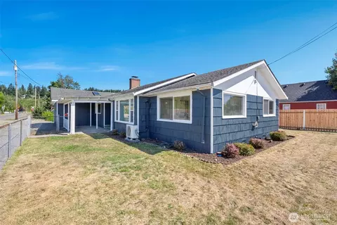 402 N 10th St, Elma, WA 98541