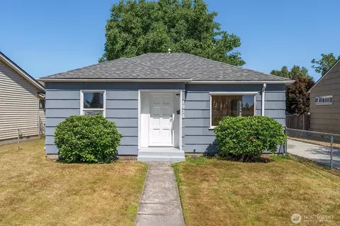 2938 Washington Way, Longview, WA 98632
