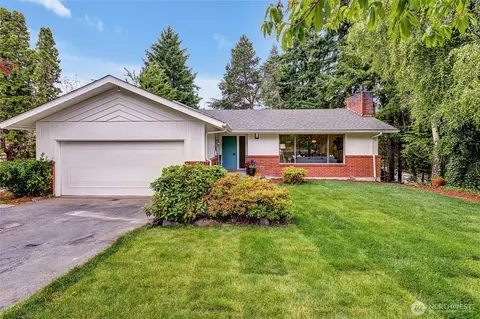 9724 Mercerwood Dr, Mercer Island, WA 98040