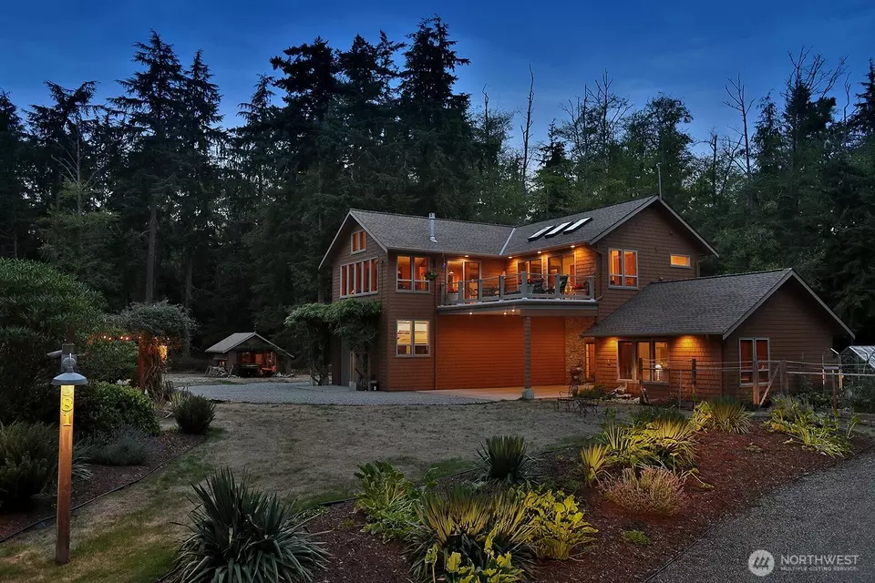 Exterior - 381 Lake Hancock Dr, Coupeville, WA 98239 photo 13 of 17