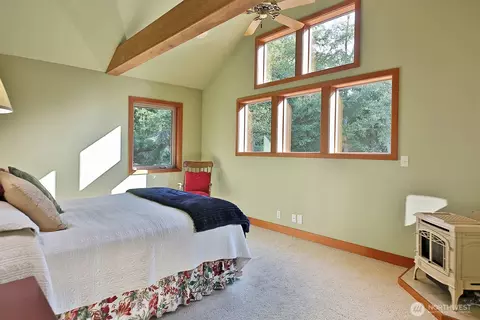 Bedroom - 381 Lake Hancock Dr, Coupeville, WA 98239 photo 1 of 4