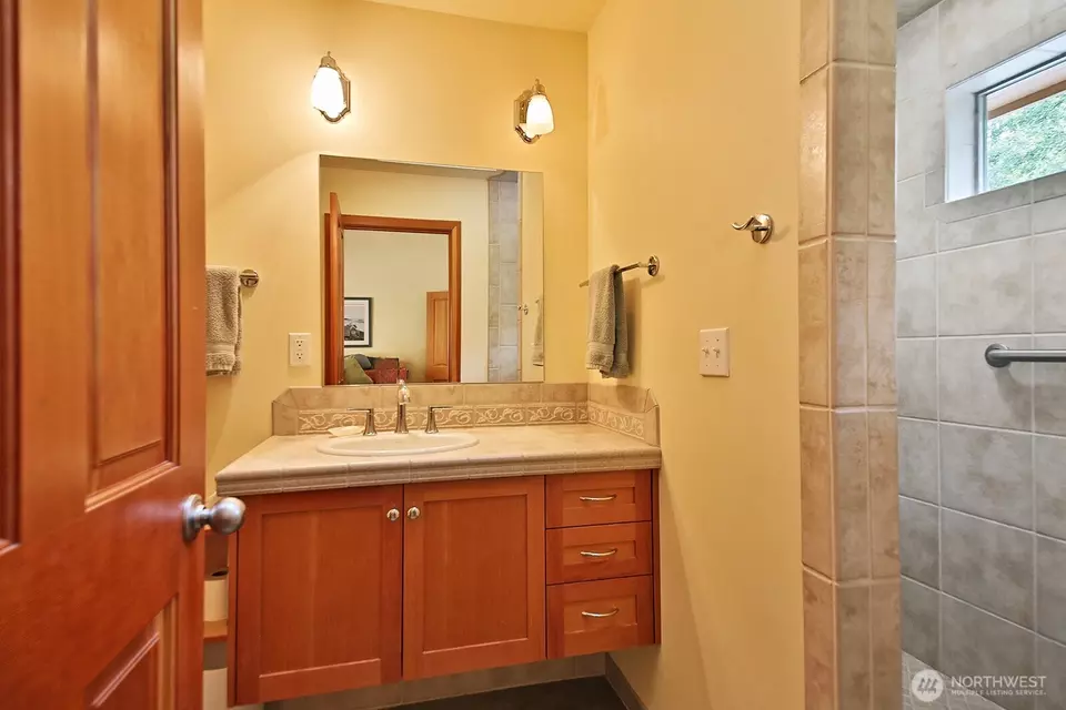 Bath - 381 Lake Hancock Dr, Coupeville, WA 98239 photo 2 of 2