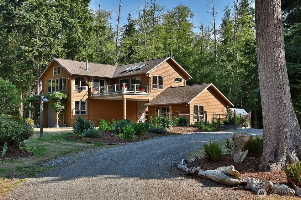 Exterior - 381 Lake Hancock Dr, Coupeville, WA 98239 photo 1 of 17