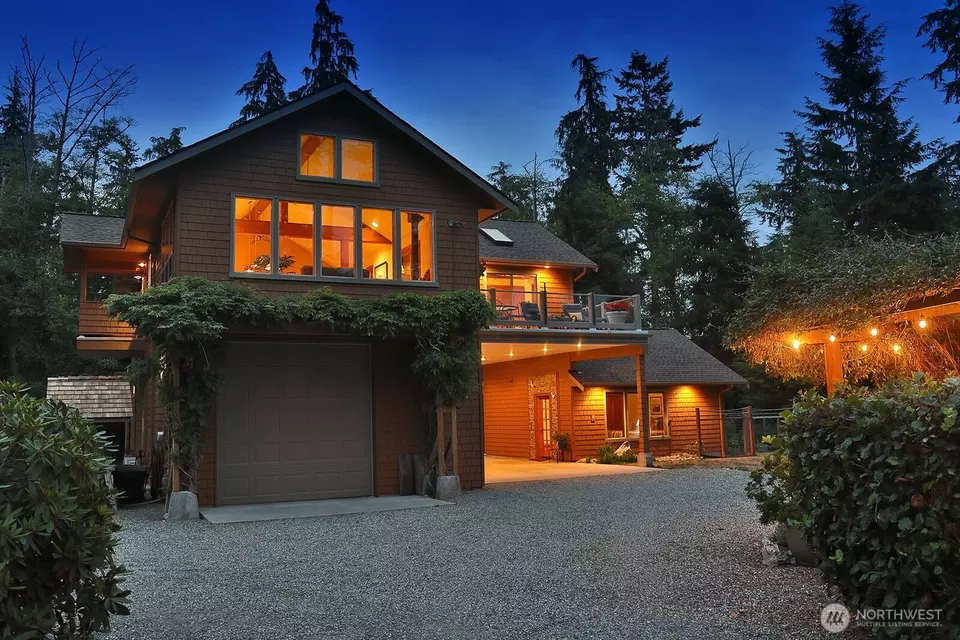 Exterior - 381 Lake Hancock Dr, Coupeville, WA 98239 photo 14 of 17