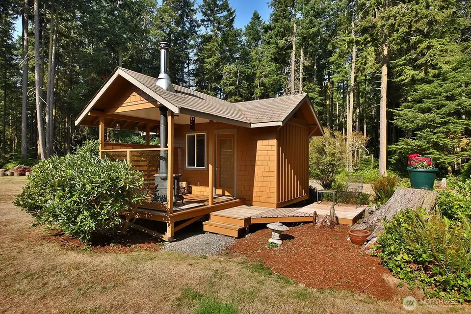 Exterior - 381 Lake Hancock Dr, Coupeville, WA 98239 photo 9 of 17
