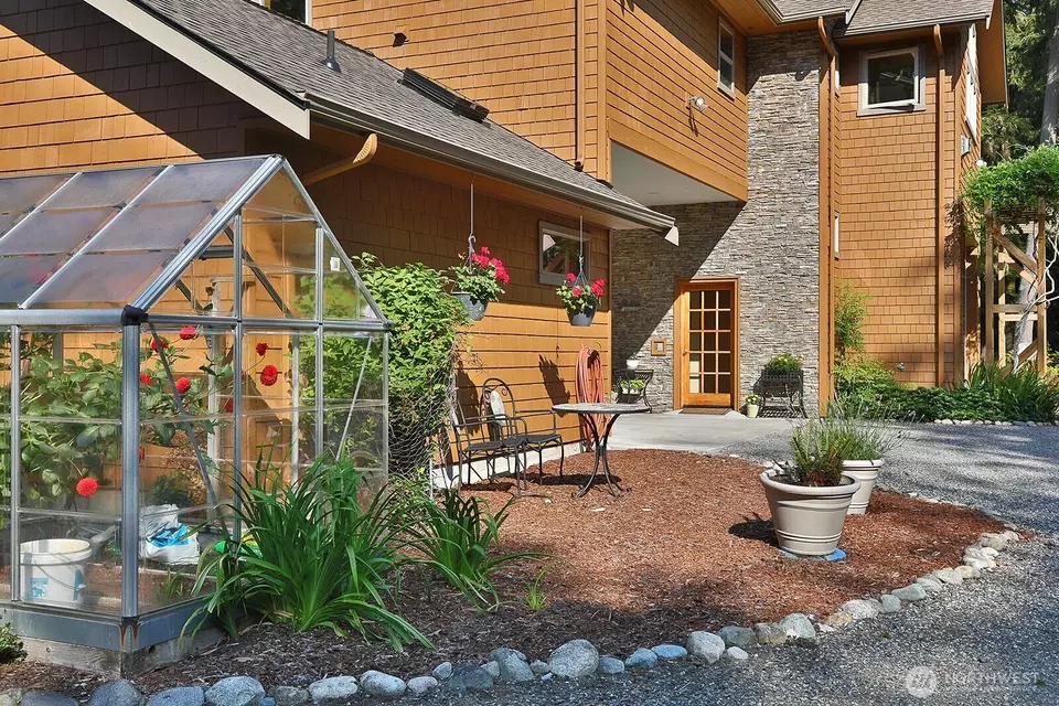Exterior - 381 Lake Hancock Dr, Coupeville, WA 98239 photo 3 of 17