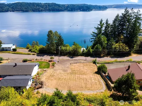 121 N North Hill Rd, Hoodsport, WA 98548