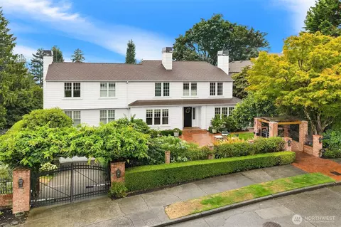 5231 NE 42nd St, Seattle, WA 98105