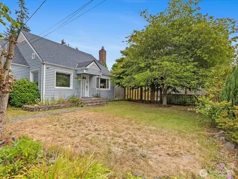 7121 Rainier Dr, Everett, WA 98203