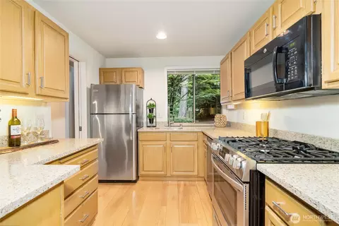 Kitchen - 22526 53rd Ave SE, Bothell, WA 98021 photo 2 of 3