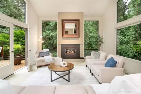 Living - 22526 53rd Ave SE, Bothell, WA 98021 photo 1 of 2