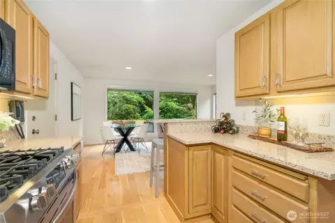 Kitchen - 22526 53rd Ave SE, Bothell, WA 98021 photo 3 of 3