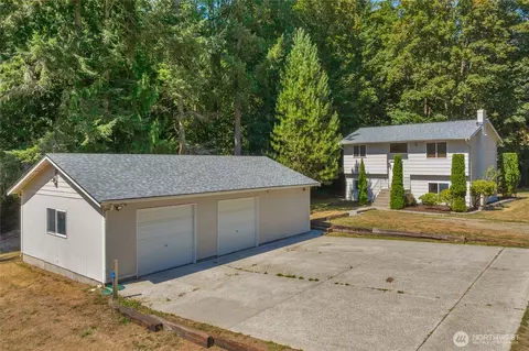 8121 Wayne Ave, Stanwood, WA 98292