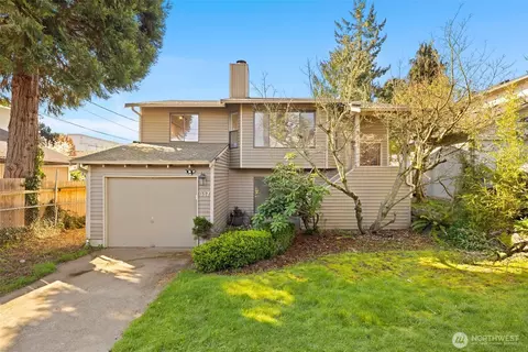 917 N 100th St, Seattle, WA 98133