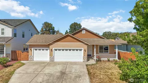 1870 Island Dr, Longview, WA 98632