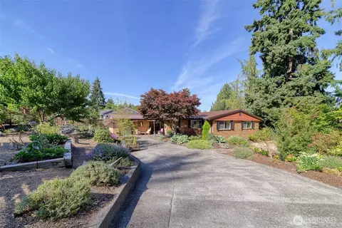 404 SW 182nd St, Normandy Park, WA 98166