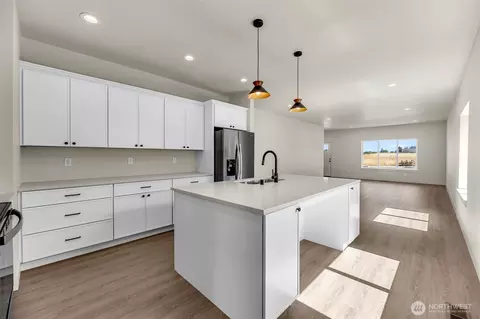 Kitchen - 313 Cap Ave, Winlock, WA 98596 photo 4 of 9