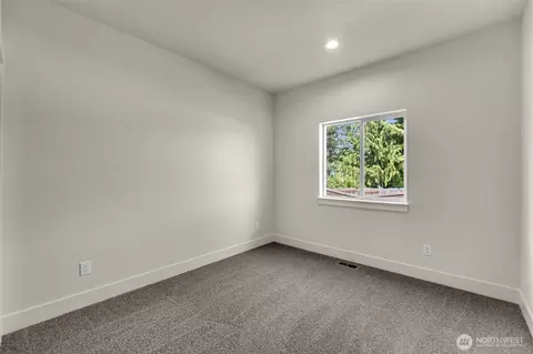 Bedroom - 313 Cap Ave, Winlock, WA 98596 photo 6 of 8