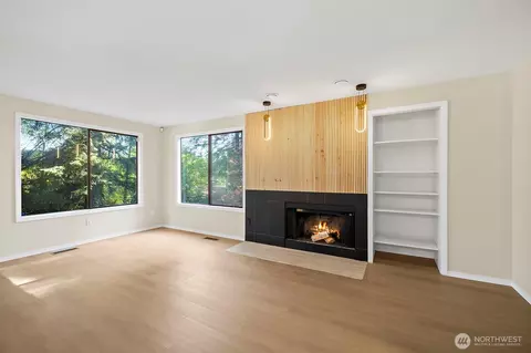 Living - 21911 4th Ave SE, Bothell, WA 98021 photo 1 of 6